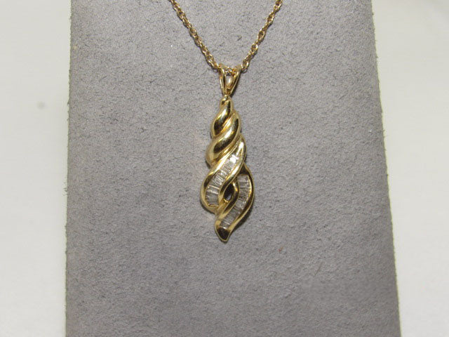 10KT Yellow Gold Fancy Baguette Pendant and Chain
