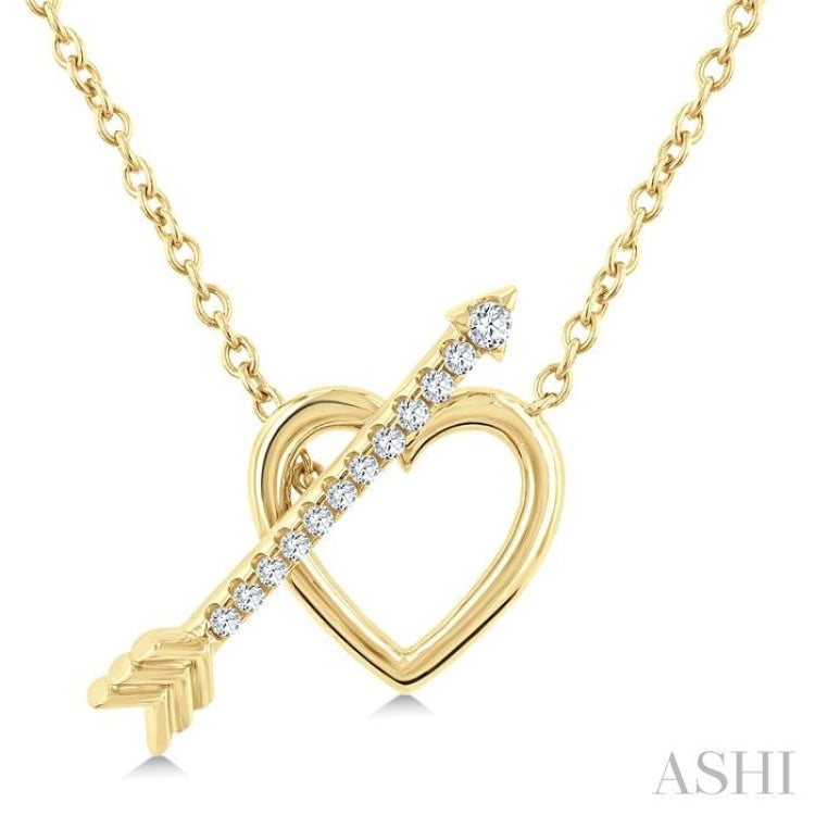 1/8 Ctw Heart Toggle Round Cut Diamond Fashion Necklace in 10K