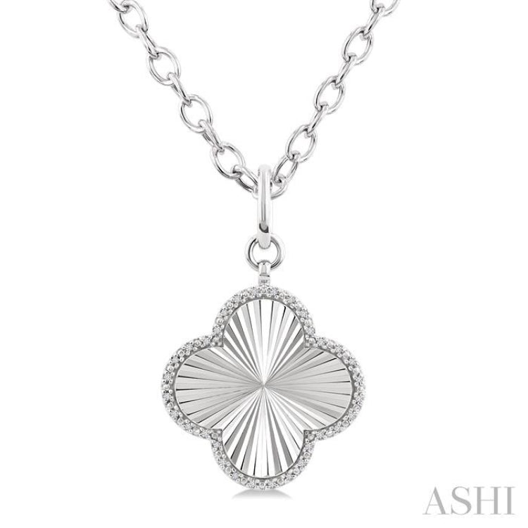 1/10 Ctw Clover Fluted Medallion Single Cut Diamond Pendant With Chain in Sterling Silver