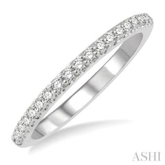 1/4 Ctw Round Cut Diamond Wedding Band in 14K White Gold