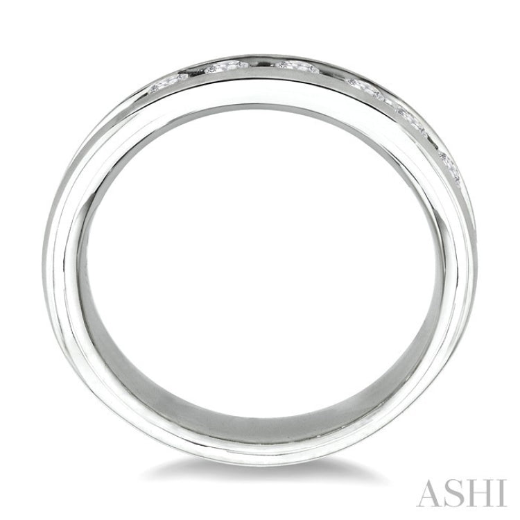 1 Ctw Round Cut Diamond Wedding Band in 14K White Gold