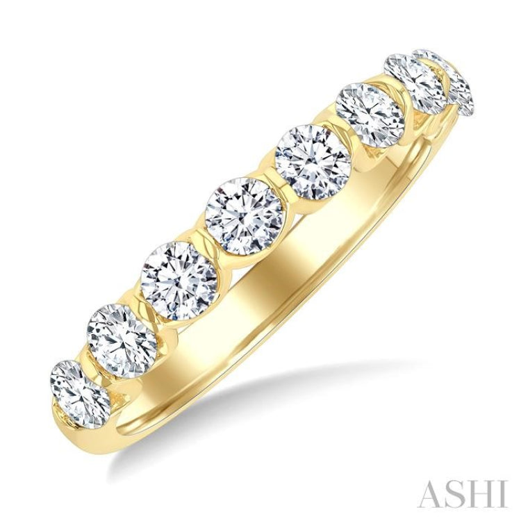 1 Ctw Wavy Channel Set 9-Stone Round Cut Diamond Fashion Band in 14K Yellow Gold