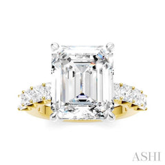 1 1/3 Ctw Emerald Shape Princess and Round Cut Diamond Semi-Mount Engagement Ring in 14K Yellow and White Gold