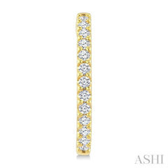 1/2 Ctw Round Cut Diamond Hoop Earrings in 14K Yellow Gold