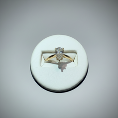 Ladies pear shaped natural 1.01ct diamond solitaire ring