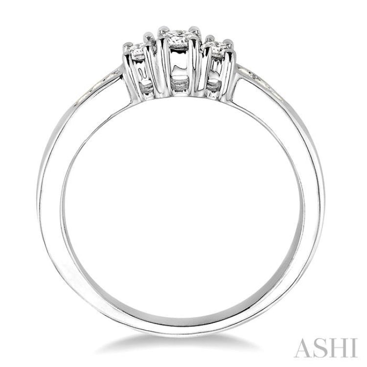 1/4 Ctw Nine Stone Round Cut Diamond Engagement Ring in 14K White Gold