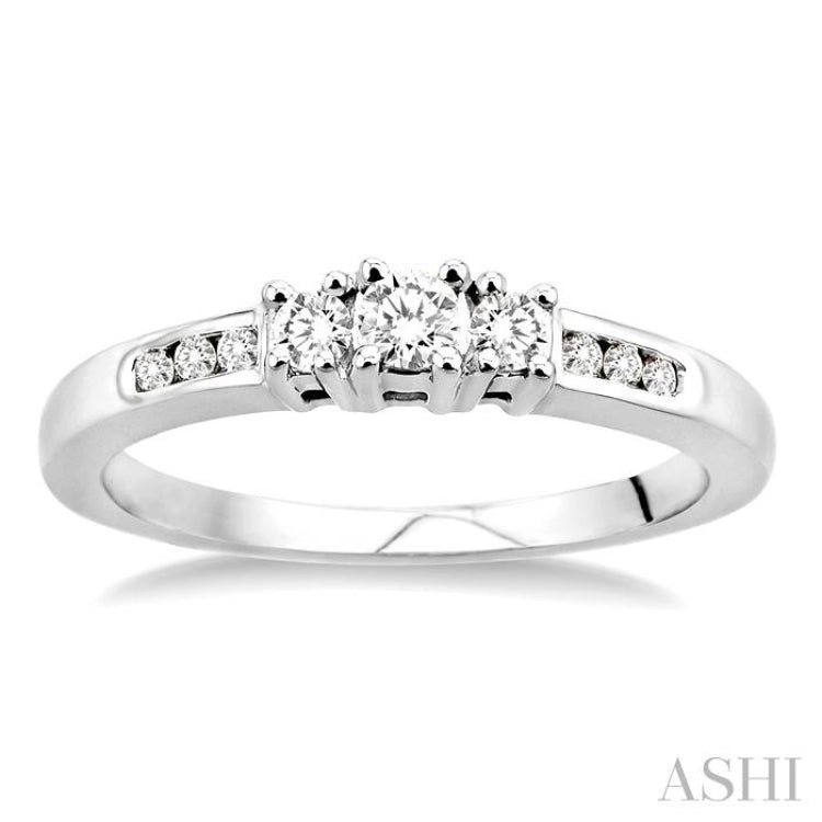 1/4 Ctw Nine Stone Round Cut Diamond Engagement Ring in 10K White Gold