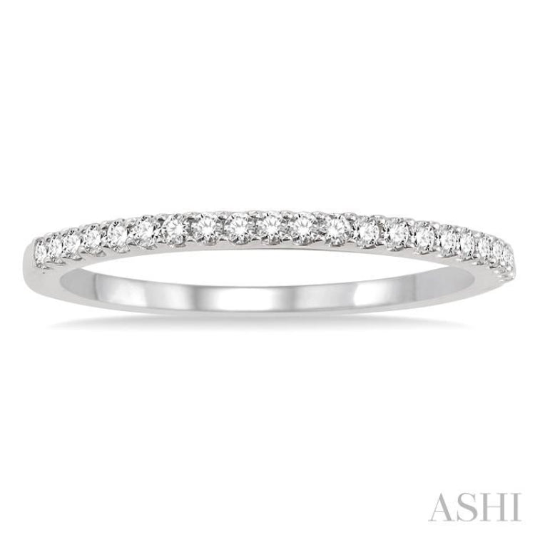 1/5 Ctw Round Cut Diamond Wedding Band in 14K White Gold