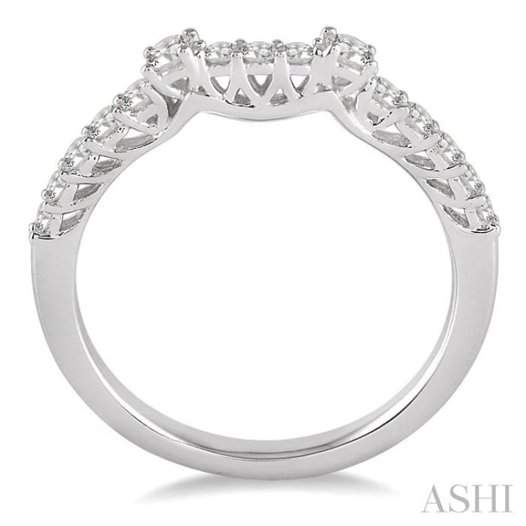 1/2 Ctw Round Cut Diamond Wedding Band in 14K White Gold