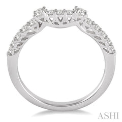 1/2 Ctw Round Cut Diamond Wedding Band in 14K White Gold