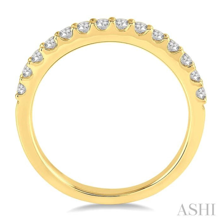 1/2 Ctw Round Cut Diamond Wedding Band in 14K Yellow Gold