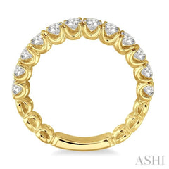 3/4 Ctw Round Cut Diamond Wedding Band in 14K Yellow Gold