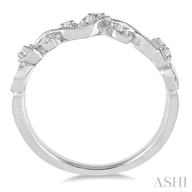 1/10 Ctw Leaf Motif Round Cut Diamond Wedding Band in 14K White Gold