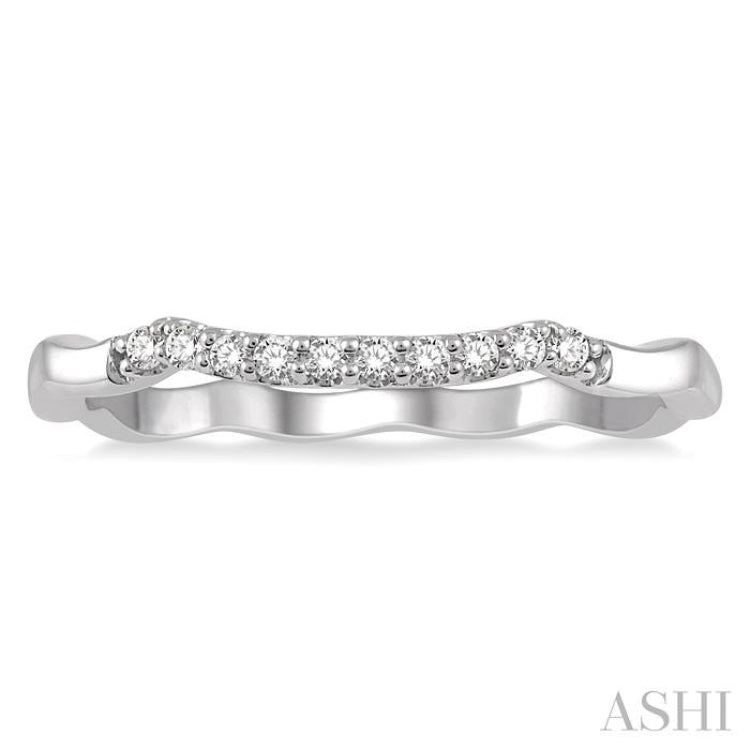 1/10 Ctw Lattice Round Cut Diamond Wedding Band in 14K White Gold