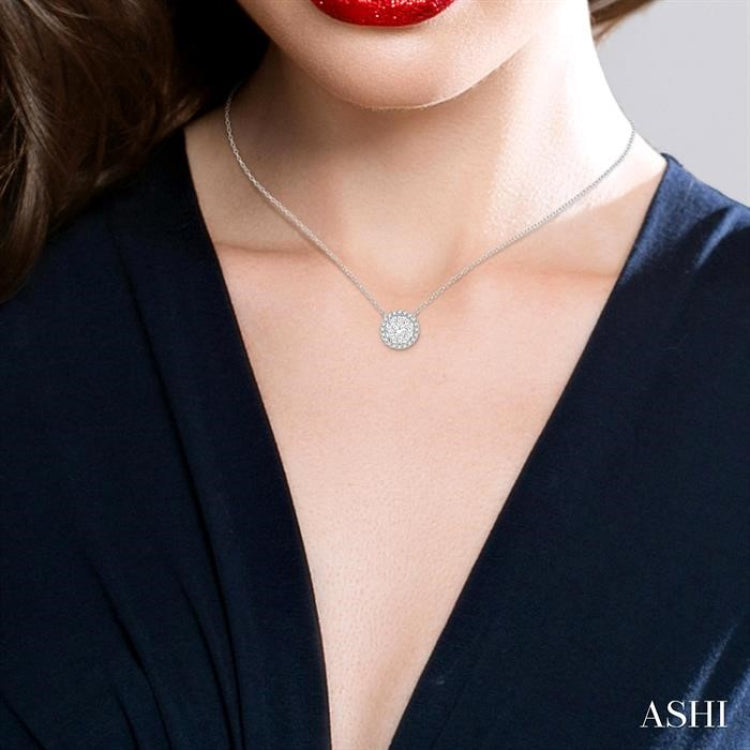 1 Ctw Circular Round Cut Diamond Lovebright Pendant With Chain in 14K White Gold