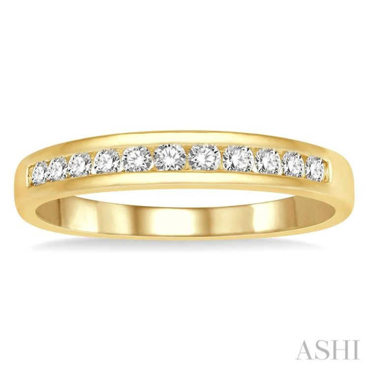 1/4 ctw Channel Set 11 Stone Round Cut Diamond Wedding Band in 14K Yellow Gold