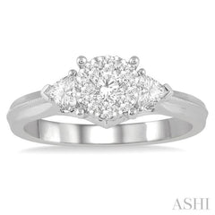 1/2 ctw Triangular and Cluster Round Cut Diamond Lovebright Ring in 14K White Gold