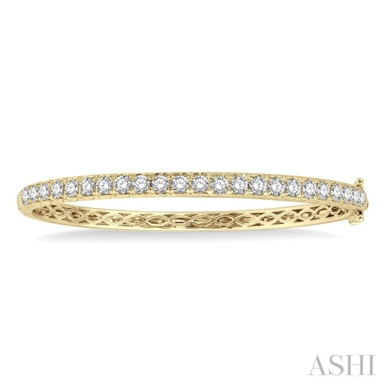 3 Ctw Round Cut Diamond Bangle in 14K Yellow Gold