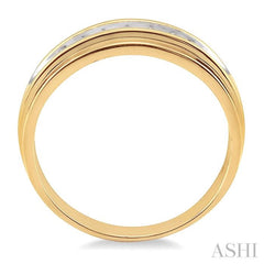 1/20 Ctw Round Cut Diamond Men's Ring in 14K Yellow Gold