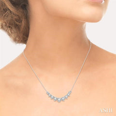 1/2 Ctw Graduated Diamond Smile Necklace in 14K White Gold