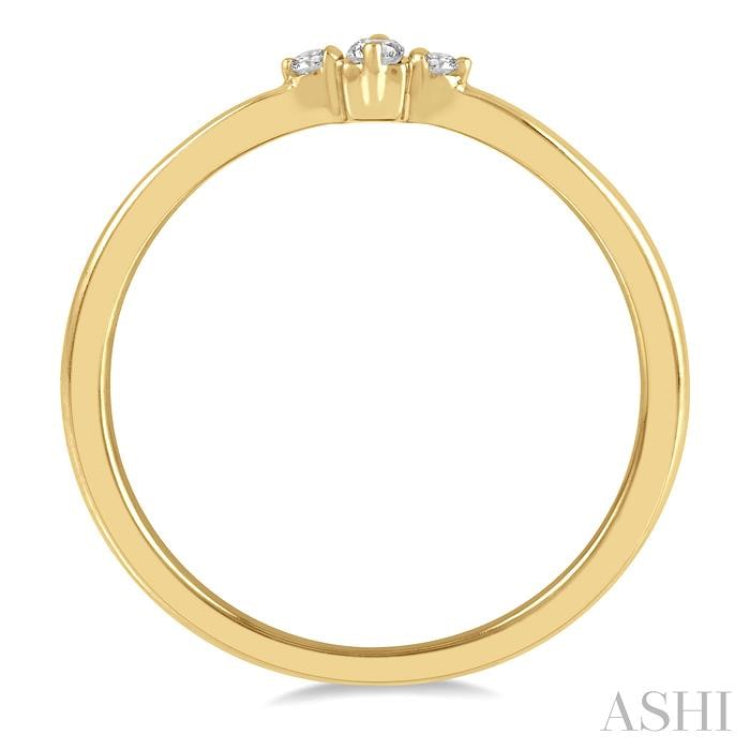 1/20 Ctw Lightweight Baguette and Round Cut Diamond Petite Ring in 10K Yellow Gold