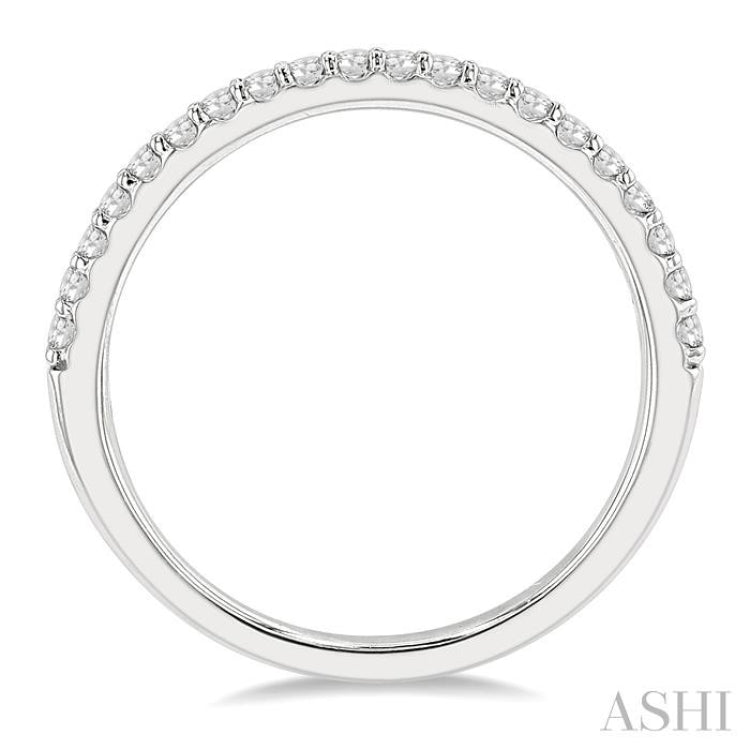 1/4 Ctw Round Cut Diamond Wedding Band in 14K White Gold