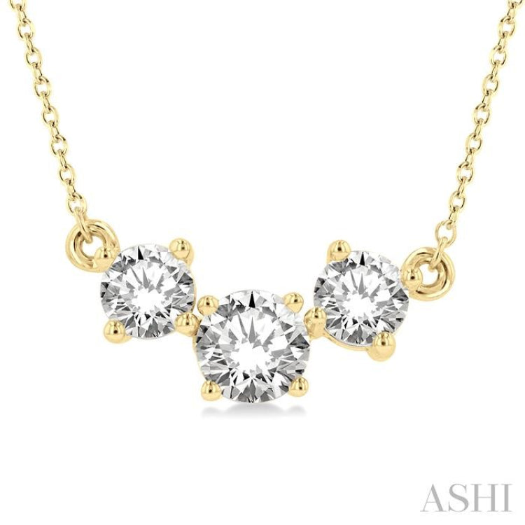 1 1/2 Ctw Three Stone Round Cut Diamond Necklace in 14K Yellow Gold