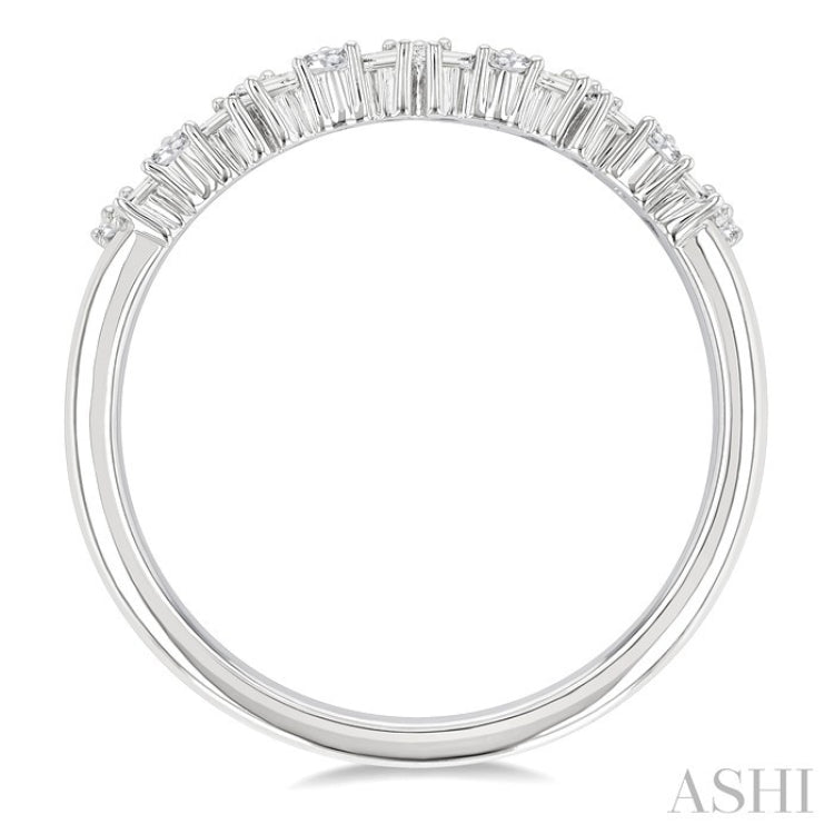 1/3 Ctw Zig Zag Scatter Baguette and Round Cut Diamond Fashion Band in 14K White Gold