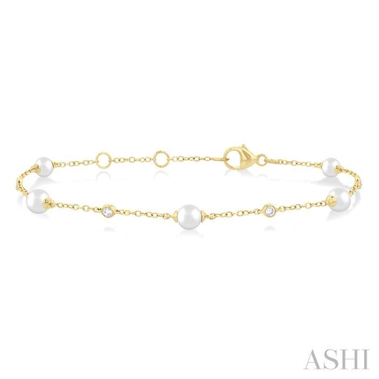 4 MM Round Shape Cultured Pearl and 1/20 Ctw Round Cut Diamond Fashion Station Bracelet in 14K Yellow Gold
