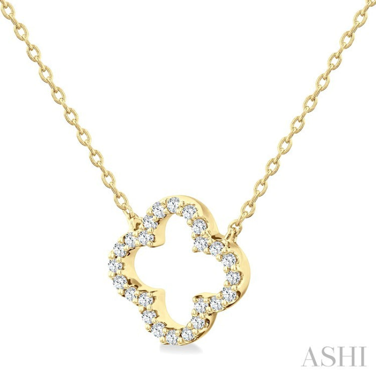 1/8 Ctw Petite Clover Round Cut Diamond Fashion Pendant With Chain in 14K Yellow Gold