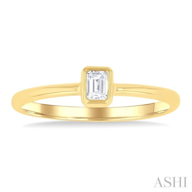 1/6 Ctw Petite Bezel Set Emerald Cut Diamond Fashion Ring in 10K Yellow Gold