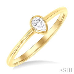 1/6 Ctw Petite Bezel Set Pear Cut Diamond Fashion Ring in 10K Yellow Gold