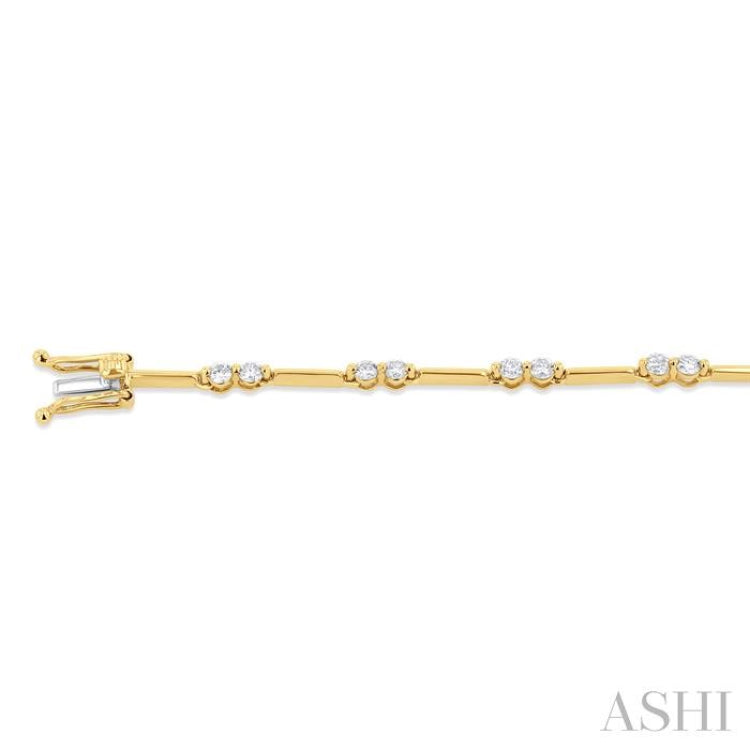 1 1/10 ctw Bar Link Round Cut Diamond Bracelet in 14K Yellow Gold