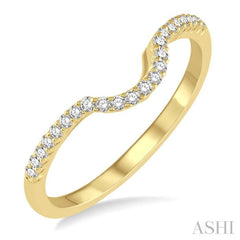 1/6 Ctw Round Diamond Curverd Wedding Band in 14K Yellow Gold