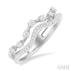 1/4 ctw Curvy Split Twin Row Round Cut Diamond Fashion Band in 14K White Gold