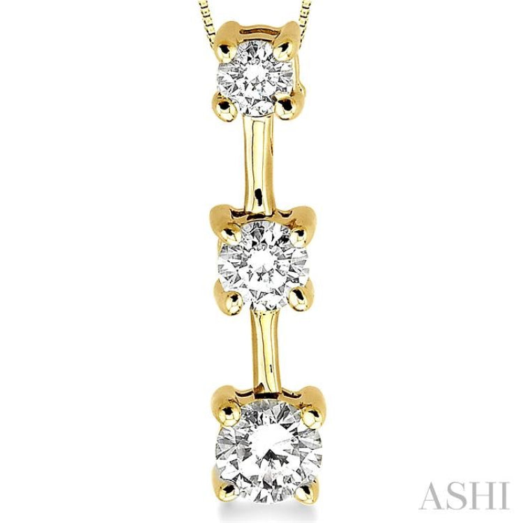 1/2 Ctw Three Stone Round Cut Diamond Pendant in 14K Yellow Gold with Chain