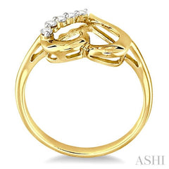 1/10 Ctw Round Cut Diamond Journey Heart Ring in 10K Yellow Gold