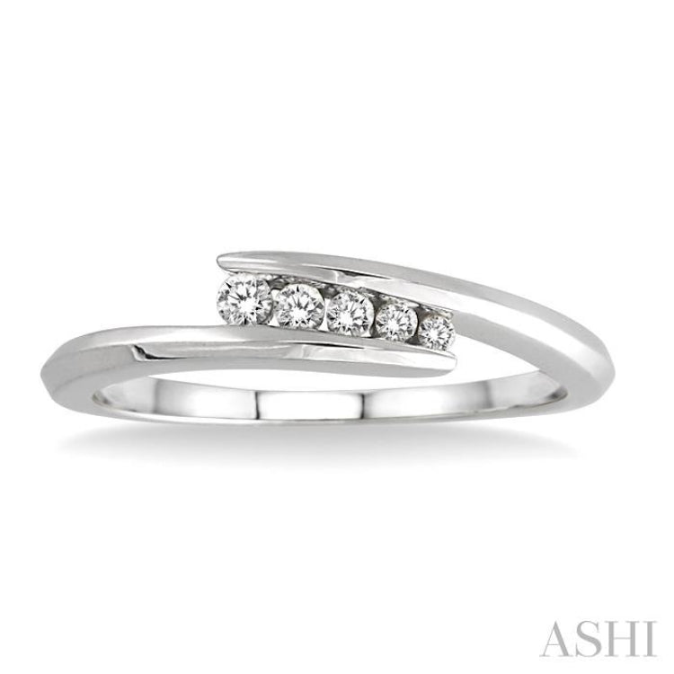 1/10 Ctw Round Cut Diamond Journey Ring in 10K White Gold