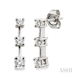 1/2 Ctw Round Cut Diamond Earrings in 14K White Gold