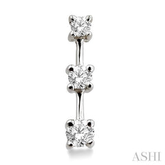 1/2 Ctw Round Cut Diamond Earrings in 14K White Gold