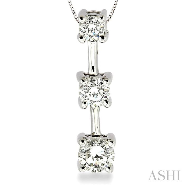 1/2 Ctw Three Stone Round Cut Diamond Pendant in 14K White Gold with Chain