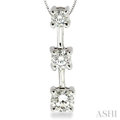 1/2 Ctw Three Stone Round Cut Diamond Pendant in 14K White Gold with Chain