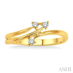 1/10 Ctw Round Cut Diamond Ring in 14K Yellow Gold