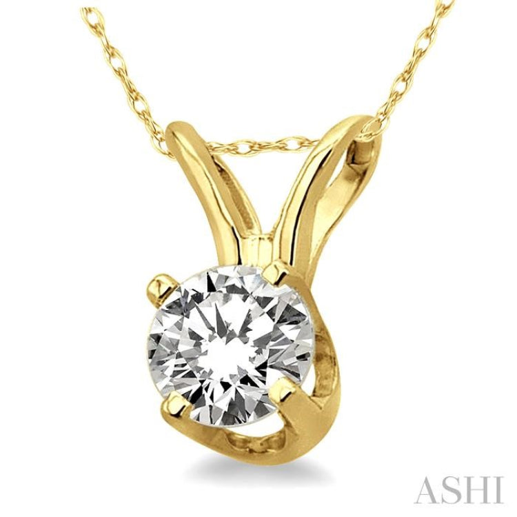 Round Cut Diamond Solitaire Pendant in 14K Yellow Gold with Chain