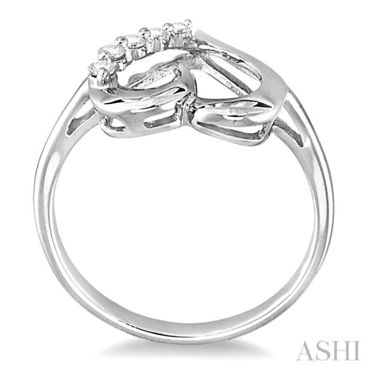 1/10 Ctw Round Cut Diamond Journey Heart Ring in 14K White Gold