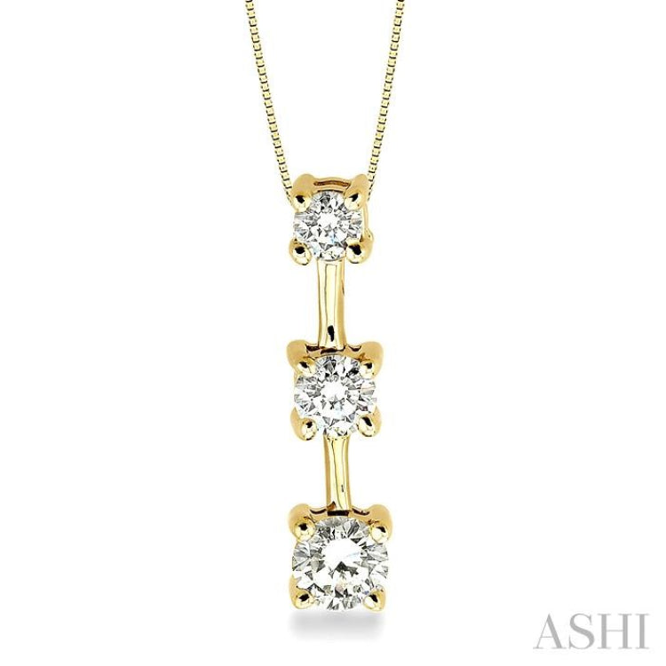 1/2 Ctw Three Stone Round Cut Diamond Pendant in 14K Yellow Gold with Chain