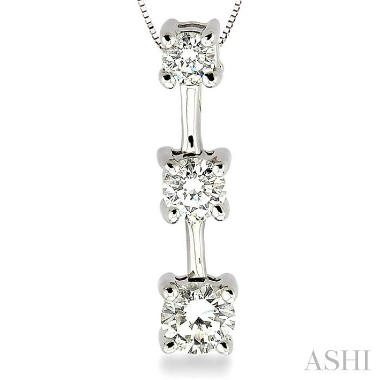 1/2 Ctw Three Stone Round Cut Diamond Pendant in 14K White Gold with Chain