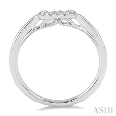 1/20 Ctw Round Cut Diamond Wedding Band in 14K White Gold