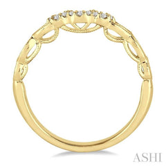 1/20 Ctw Round Cut Diamond Wedding Band in 14K Yellow Gold