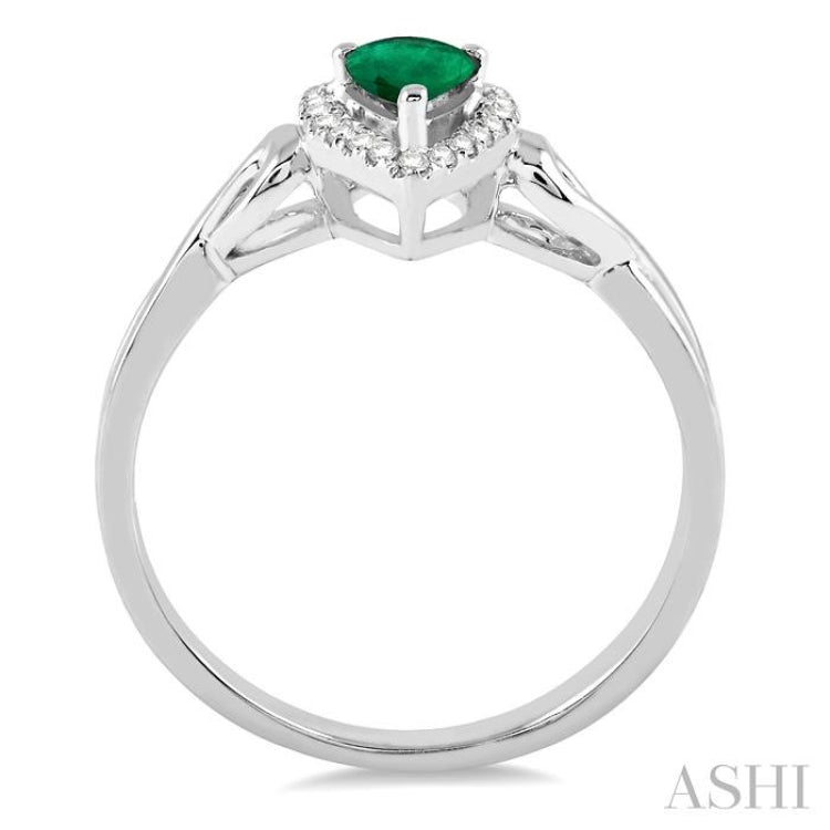 6x4  MM Pear Shape Emerald and 1/10 Ctw Round Cut Diamond Ring in 14K White Gold